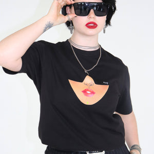 Carnelian lipstick tee