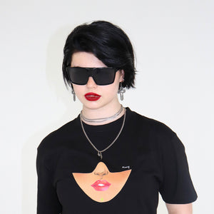 Carnelian lipstick tee