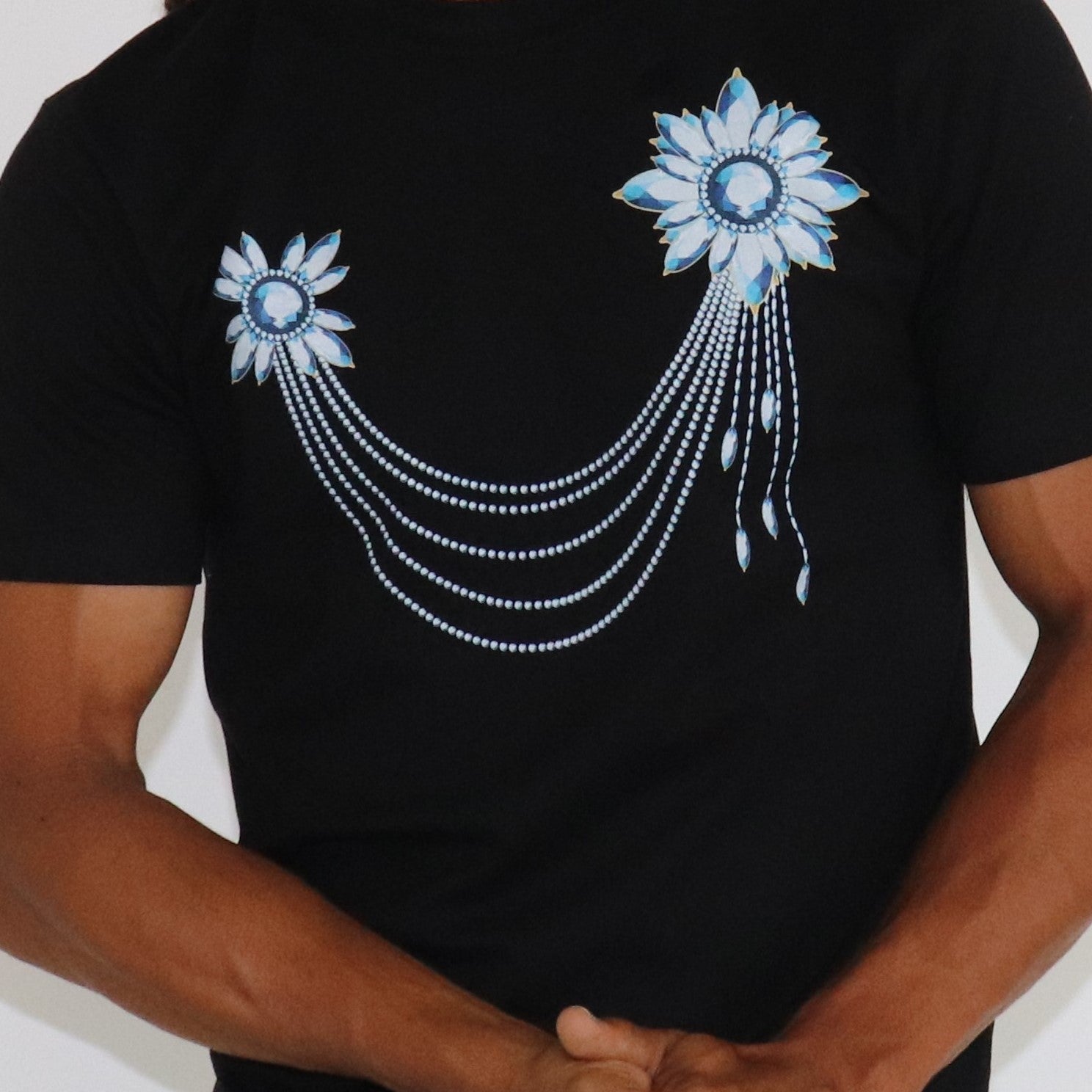LOTUS BROOCH TEE